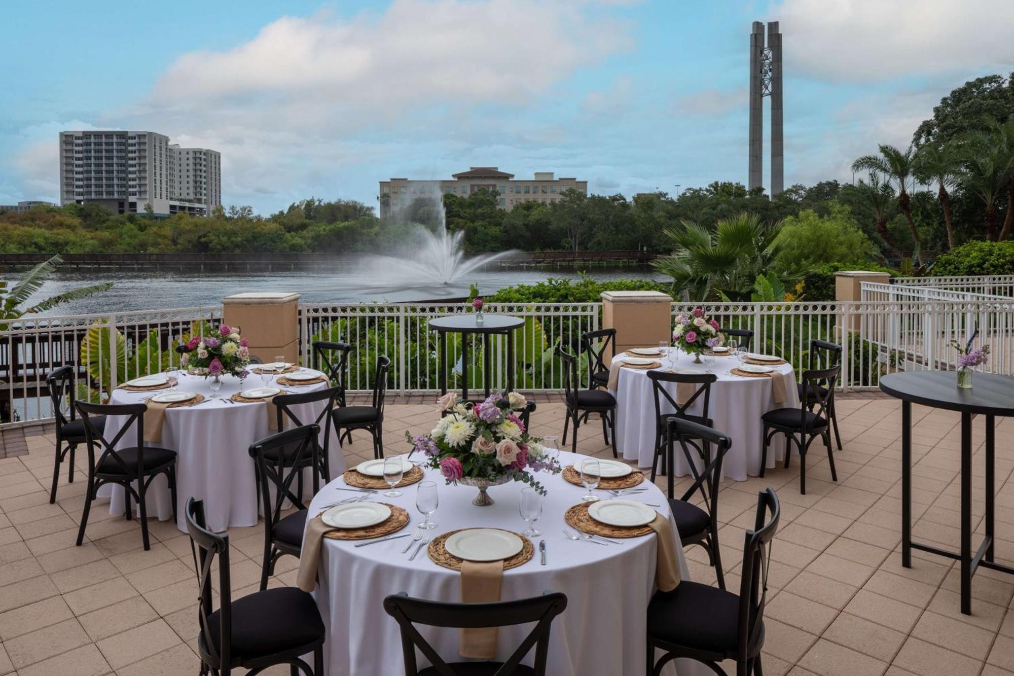 Hilton St. Petersburg Carillon Park Hotel Exterior foto